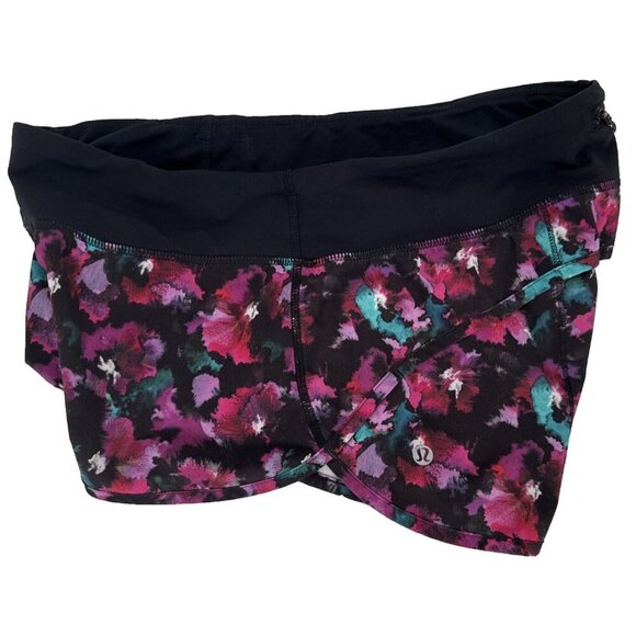 Lululemon Speed Short 8 Mini Midnight Bloom Black Deep Fuschia woman running - Picture 3 of 7